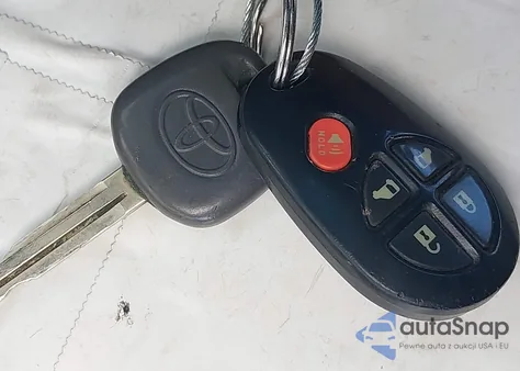 2011 Toyota Sienna Le V6 из США, поврежденный, VIN 5TDKK3DC8BS078535